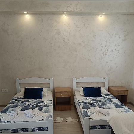 Matija Airport Apartment Mitrovici  Exterior foto